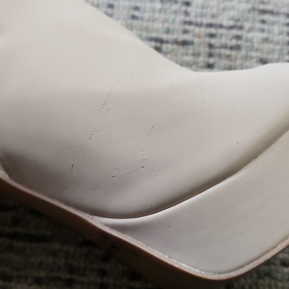 Heels - Picture 3 of 3
